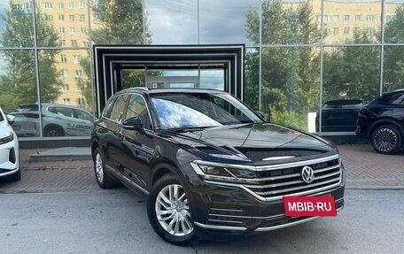 Volkswagen Touareg III, 2019 год, 4 199 000 рублей, 3 фотография