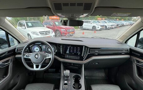 Volkswagen Touareg III, 2019 год, 4 199 000 рублей, 15 фотография