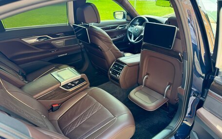 BMW 7 серия, 2017 год, 4 350 000 рублей, 29 фотография