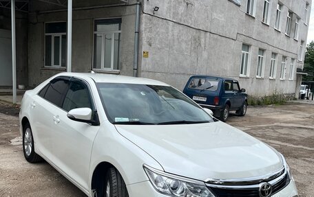 Toyota Camry, 2017 год, 1 800 000 рублей, 3 фотография