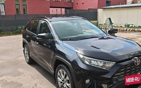 Toyota RAV4, 2020 год, 3 300 000 рублей, 11 фотография