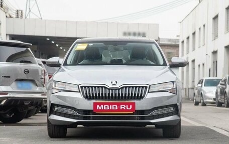 Skoda Superb III рестайлинг, 2025 год, 2 750 000 рублей, 2 фотография