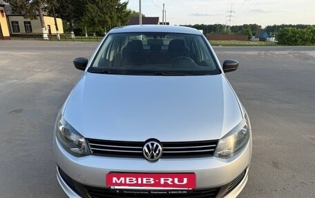 Volkswagen Polo VI (EU Market), 2014 год, 1 100 000 рублей, 2 фотография