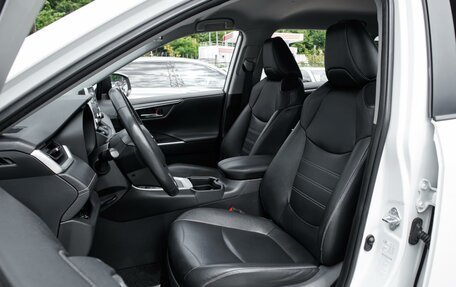 Toyota RAV4, 2021 год, 3 629 000 рублей, 15 фотография