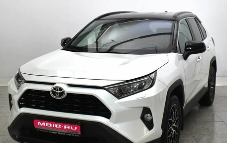 Toyota RAV4, 2021 год, 3 400 000 рублей, 1 фотография