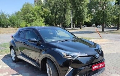 Toyota C-HR I рестайлинг, 2018 год, 2 300 000 рублей, 1 фотография