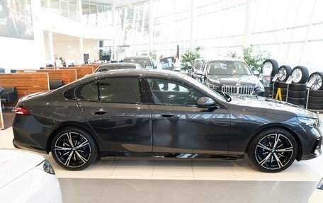 BMW 5 серия, 2024 год, 9 850 000 рублей, 4 фотография