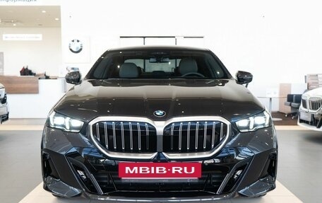 BMW 5 серия, 2024 год, 9 850 000 рублей, 2 фотография