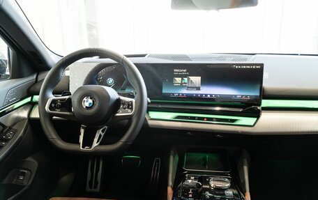 BMW 5 серия, 2024 год, 9 850 000 рублей, 15 фотография