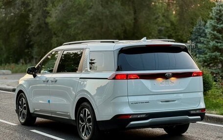 KIA Carnival, 2022 год, 2 930 000 рублей, 2 фотография