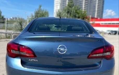 Opel Astra J, 2014 год, 970 000 рублей, 3 фотография