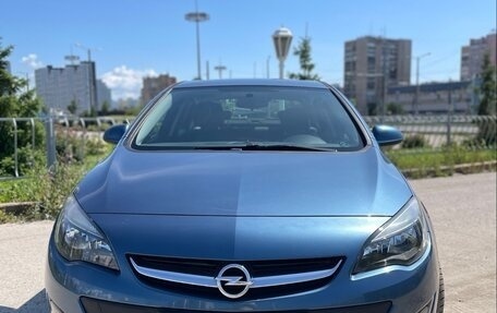 Opel Astra J, 2014 год, 970 000 рублей, 4 фотография