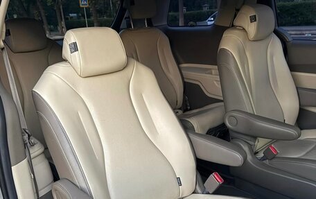 KIA Carnival, 2022 год, 2 930 000 рублей, 9 фотография
