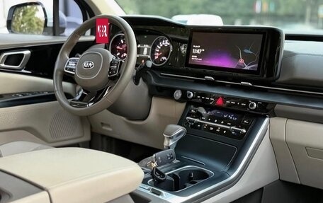 KIA Carnival, 2022 год, 2 930 000 рублей, 8 фотография