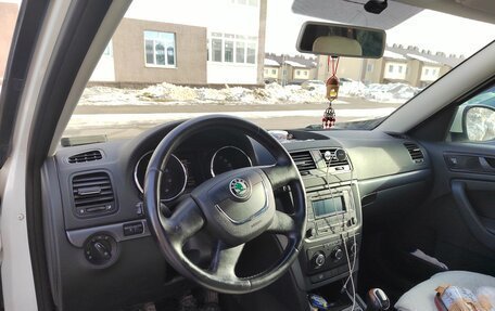 Skoda Yeti I рестайлинг, 2011 год, 750 000 рублей, 2 фотография