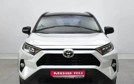 Toyota RAV4, 2021 год, 3 400 000 рублей, 2 фотография