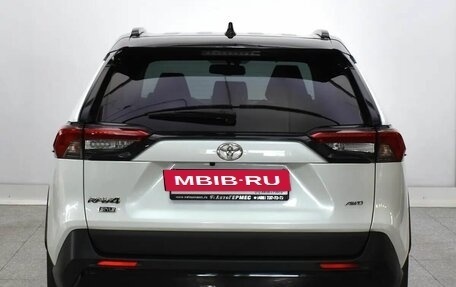 Toyota RAV4, 2021 год, 3 400 000 рублей, 3 фотография