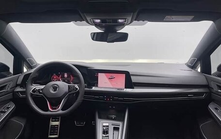 Volkswagen Golf GTI, 2022 год, 2 830 000 рублей, 16 фотография