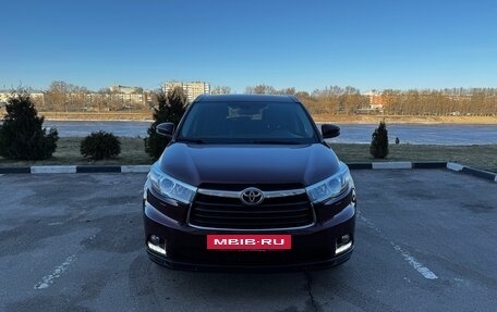 Toyota Highlander III, 2015 год, 2 950 000 рублей, 2 фотография
