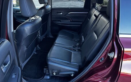 Toyota Highlander III, 2015 год, 2 950 000 рублей, 17 фотография
