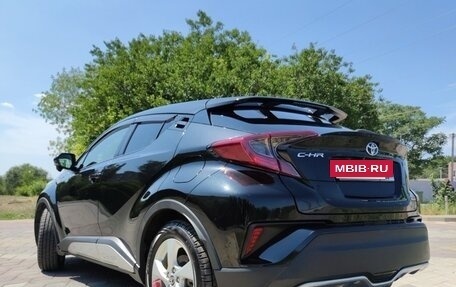 Toyota C-HR I рестайлинг, 2018 год, 2 300 000 рублей, 7 фотография
