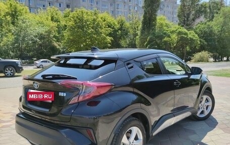 Toyota C-HR I рестайлинг, 2018 год, 2 300 000 рублей, 6 фотография