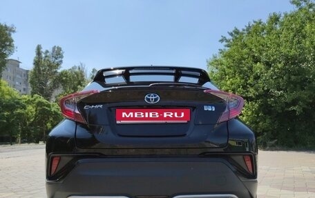 Toyota C-HR I рестайлинг, 2018 год, 2 300 000 рублей, 9 фотография