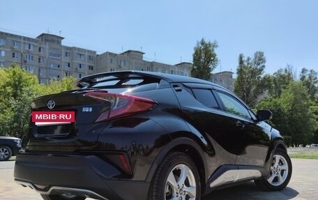 Toyota C-HR I рестайлинг, 2018 год, 2 300 000 рублей, 8 фотография