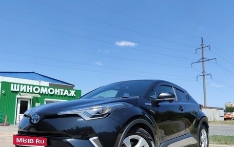 Toyota C-HR I рестайлинг, 2018 год, 2 300 000 рублей, 2 фотография