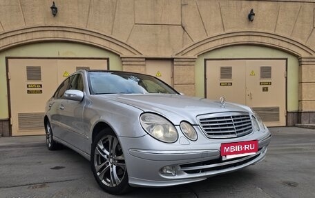 Mercedes-Benz E-Класс, 2003 год, 880 000 рублей, 4 фотография
