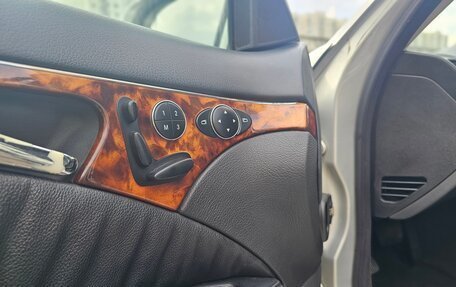 Mercedes-Benz E-Класс, 2003 год, 880 000 рублей, 23 фотография