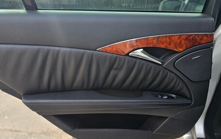 Mercedes-Benz E-Класс, 2003 год, 880 000 рублей, 34 фотография