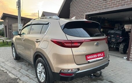 KIA Sportage IV рестайлинг, 2019 год, 2 400 000 рублей, 3 фотография