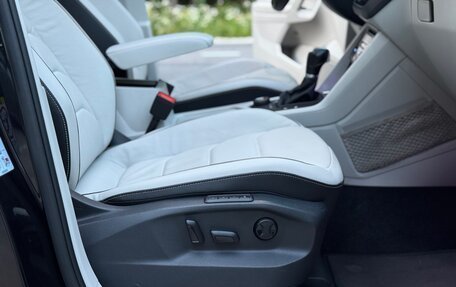 Volkswagen Tiguan II, 2019 год, 2 890 000 рублей, 16 фотография