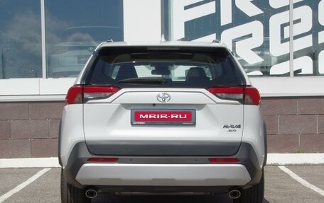 Toyota RAV4, 2024 год, 4 500 000 рублей, 4 фотография