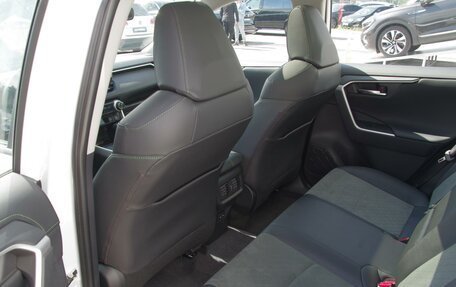 Toyota RAV4, 2024 год, 4 500 000 рублей, 11 фотография