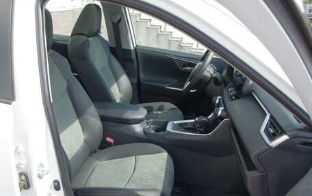 Toyota RAV4, 2024 год, 4 500 000 рублей, 8 фотография
