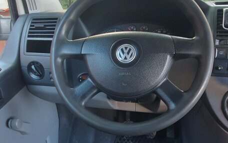 Volkswagen Transporter T5 рестайлинг, 2005 год, 920 000 рублей, 32 фотография