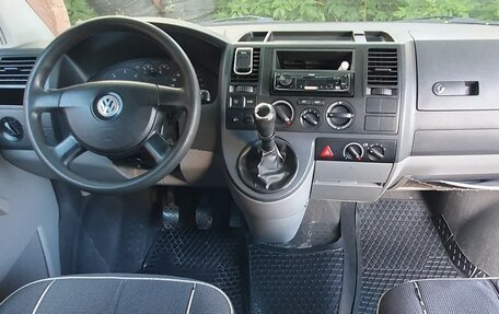 Volkswagen Transporter T5 рестайлинг, 2005 год, 920 000 рублей, 30 фотография