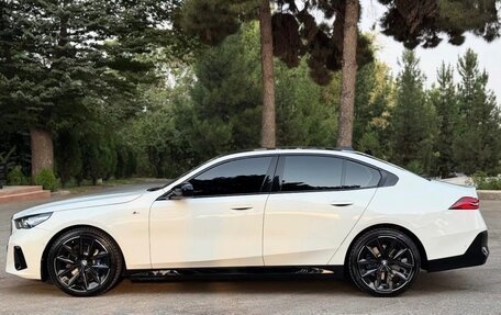 BMW 5 серия, 2024 год, 7 030 000 рублей, 3 фотография