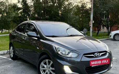 Hyundai Solaris II рестайлинг, 2011 год, 650 000 рублей, 2 фотография