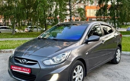 Hyundai Solaris II рестайлинг, 2011 год, 650 000 рублей, 4 фотография
