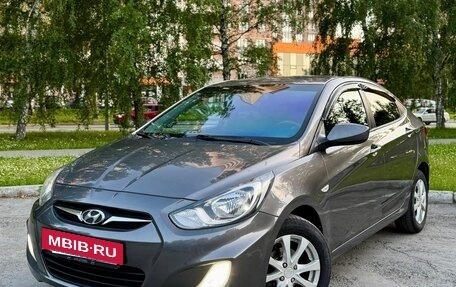 Hyundai Solaris II рестайлинг, 2011 год, 650 000 рублей, 3 фотография