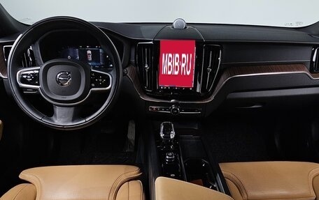 Volvo XC60 II, 2022 год, 4 090 045 рублей, 2 фотография