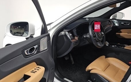 Volvo XC60 II, 2022 год, 4 090 045 рублей, 4 фотография