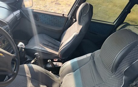 Chevrolet Niva I рестайлинг, 2004 год, 270 000 рублей, 7 фотография