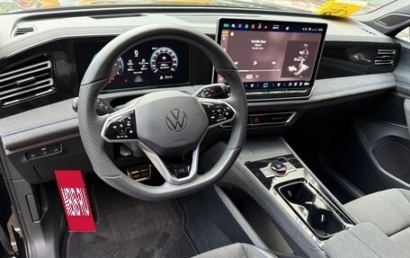 Volkswagen Tiguan, 2024 год, 4 690 000 рублей, 13 фотография