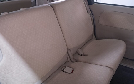 Toyota Sienta I, 2008 год, 769 000 рублей, 17 фотография