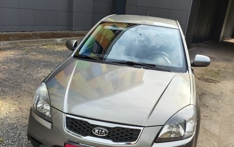 KIA Rio II, 2011 год, 650 000 рублей, 1 фотография