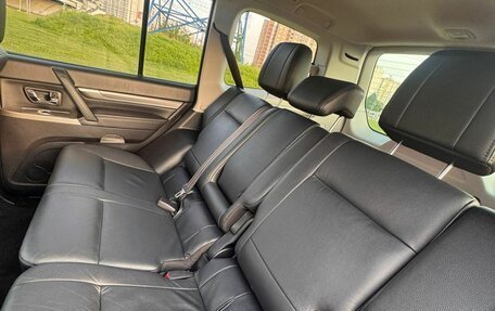 Mitsubishi Pajero IV, 2011 год, 2 300 000 рублей, 7 фотография